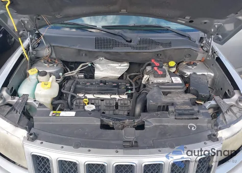 2014 Jeep Compass Sport из США, поврежденный, VIN 1C4NJCBA4ED843578